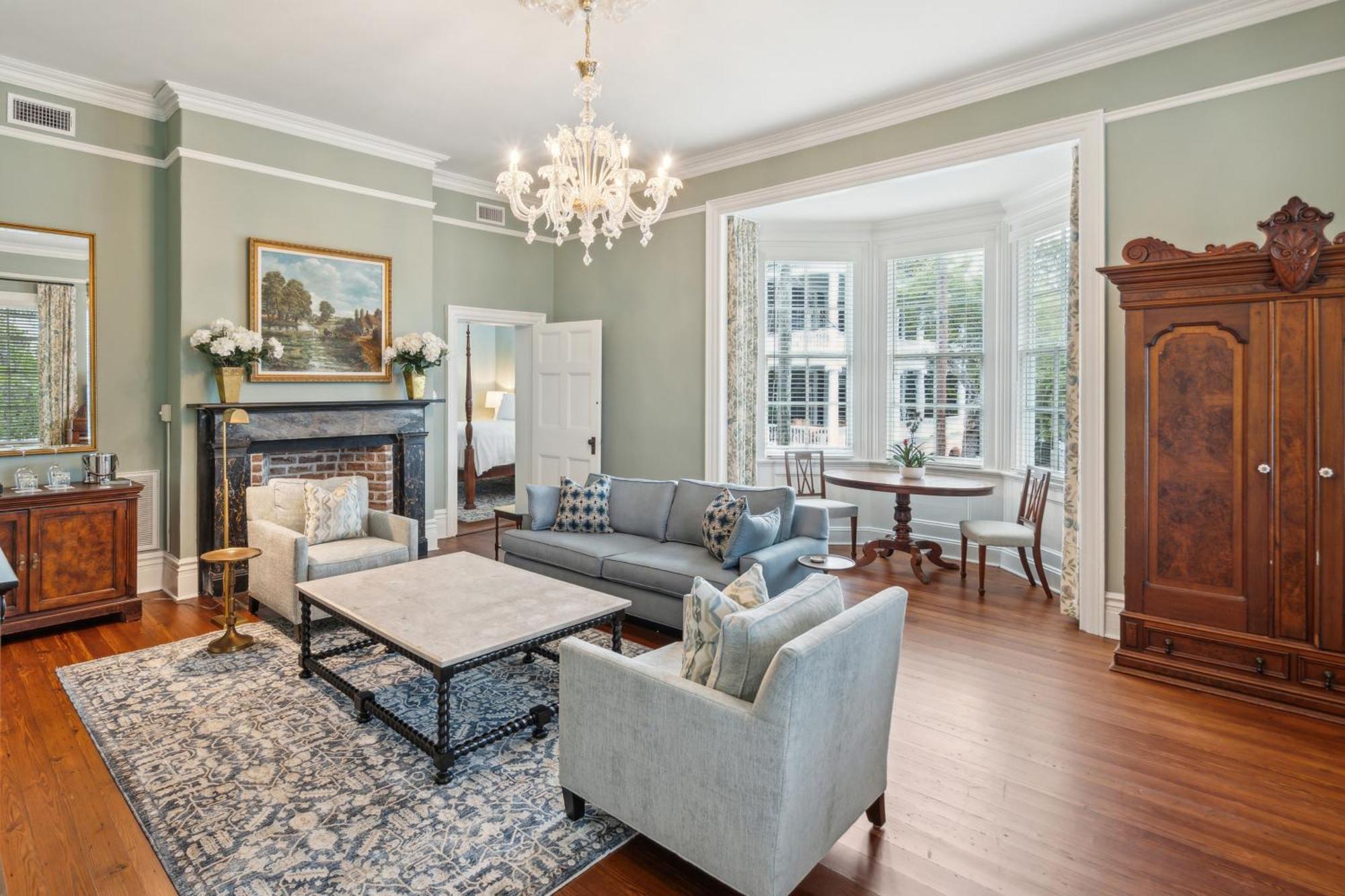 Отель Cuthbert House Бофорт Экстерьер фото